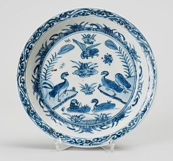 SKÅLFAT, porslin. Kina. Wanli (1573-1619). Ming dynastin.