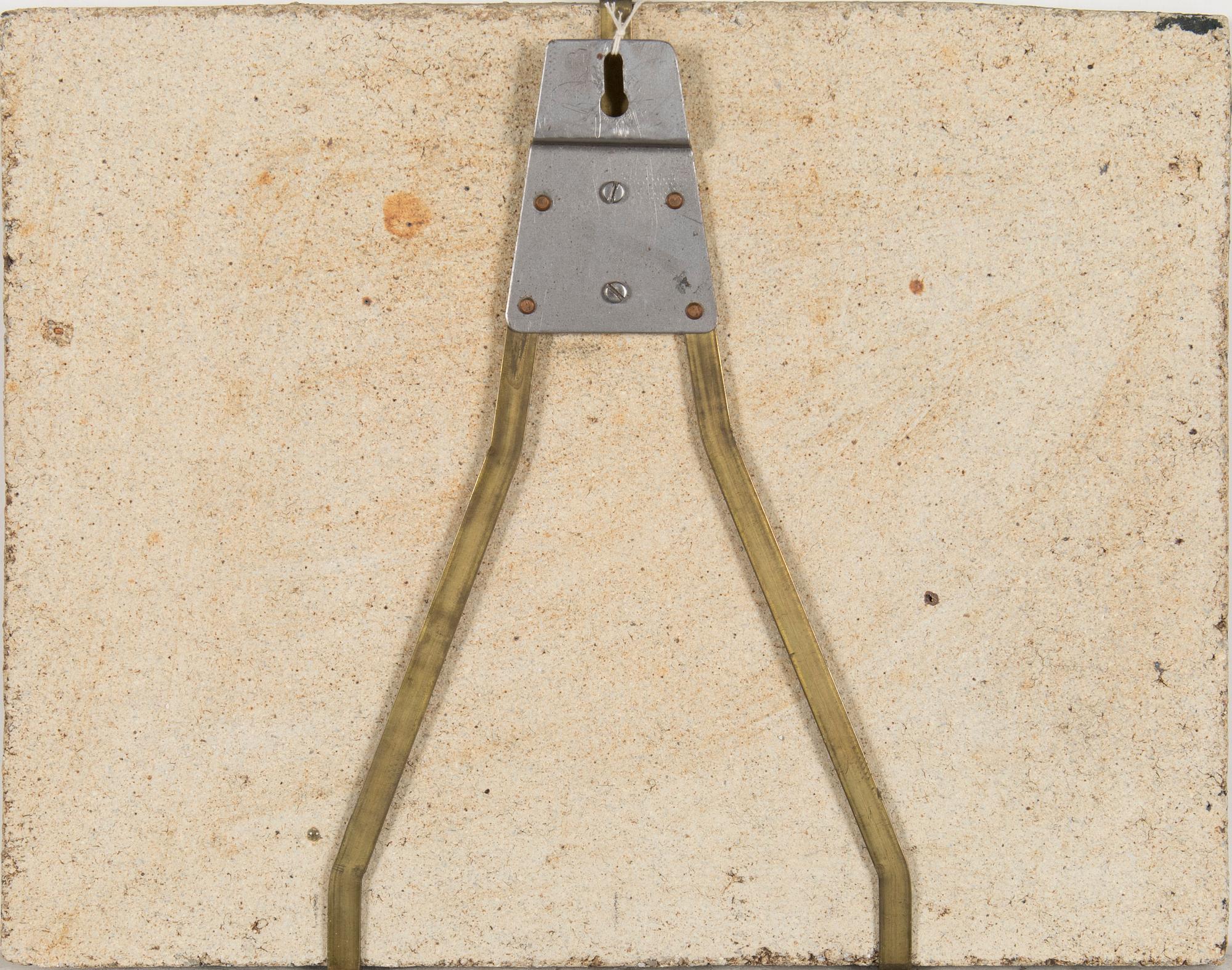 Francesca Mascitti-Lindh, relief, stengods, signerad i godset F. Lindh Arabia 100.