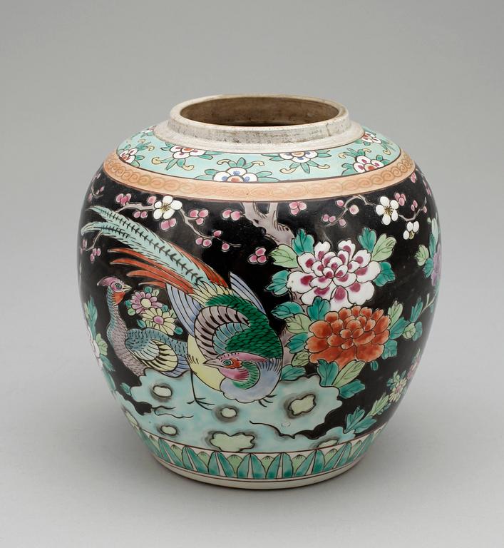 PENSELVAS och BOJAN, Kina, porslin, 1900-talets första hälft.