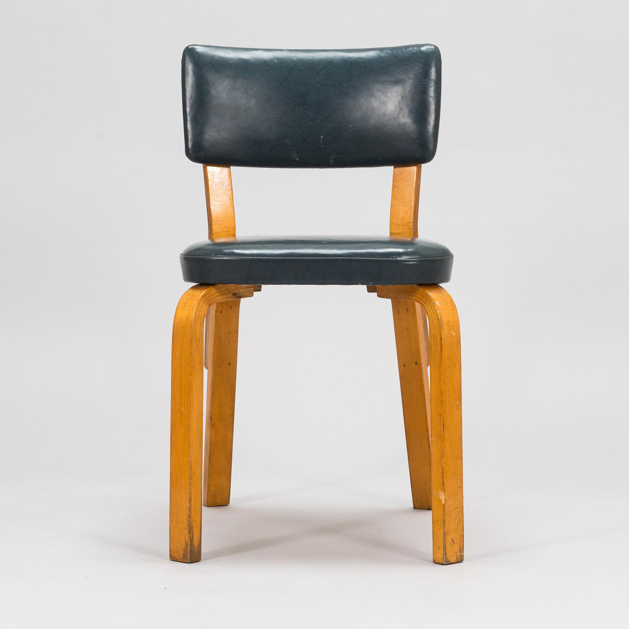 Alvar Aalto, A chair model 63 by O.Y. Huonekalu- ja Rakennustyötehdas A.B. Mid-20th century.