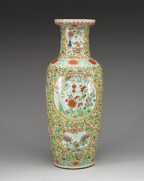 A large yellow ground famille rose vase, late Qing dynasty.