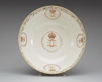 BÅLSKÅL, vapenporslin. Qing dynastin, Yongzheng, 1730-tal.