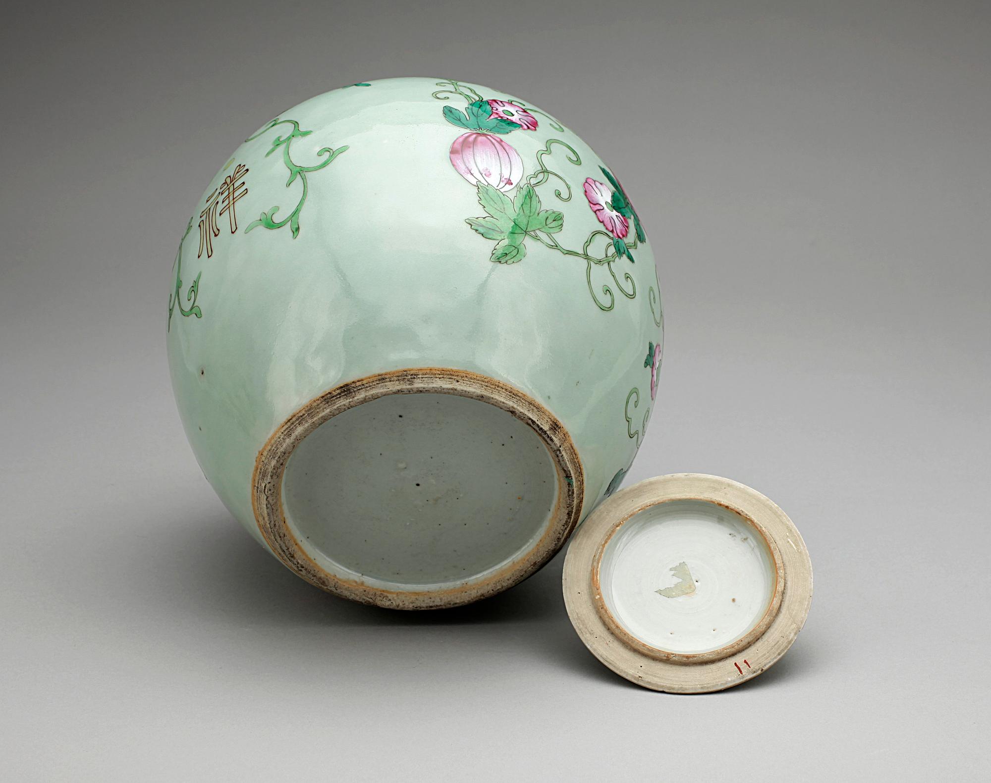 LOCKURNA, porslin, Kina, 1800-tal.