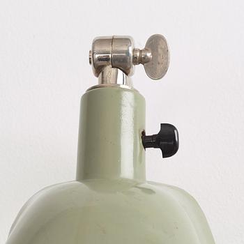 Gunnar Asplund, a wall lamp, "Typ 16". Provenance: The City Hall of Gothenburg, 1936. Probably executed by Arvid Böhlmarks Lampfabrik.