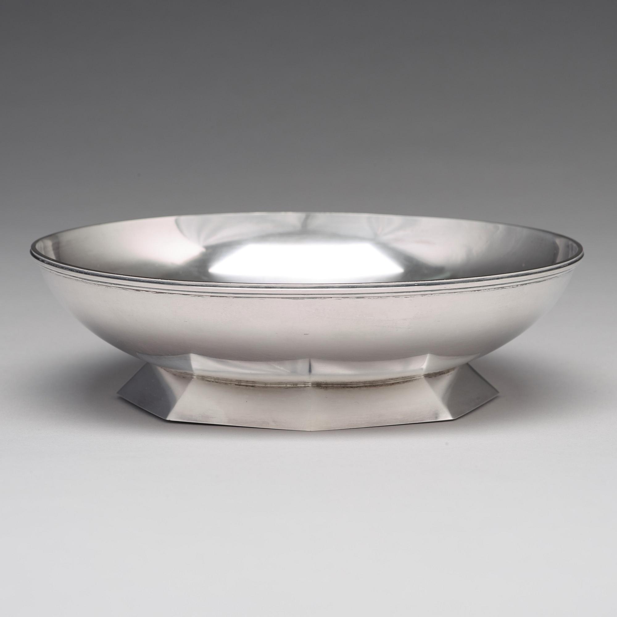 Wiwen Nilsson, a sterling bowl "The King's bowl" (Kungaskålen), Lund Sweden 1971.