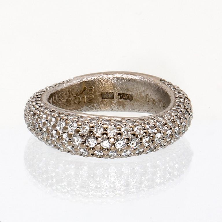 Ole Lynggaard ring 18K vitguld med 159 briljanter 1,75 ct totalt TW VS, "Love Collection", original etui.