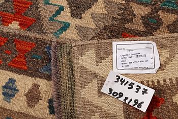 Matta, Kelim, ca 309 x 196 cm.