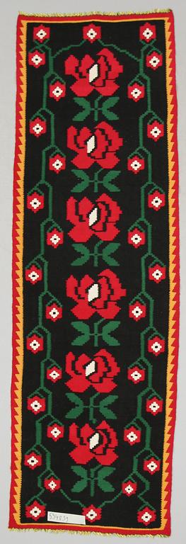 MATTA, Kelim, Balkan. Ca 280 x 87 cm.