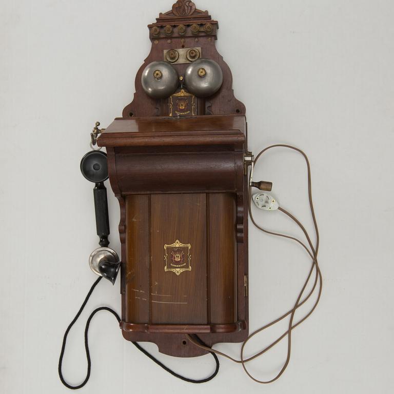 VÄGGTELEFON, märkt Jydsk Telefon-Aktieselskab, 1900-talets början.