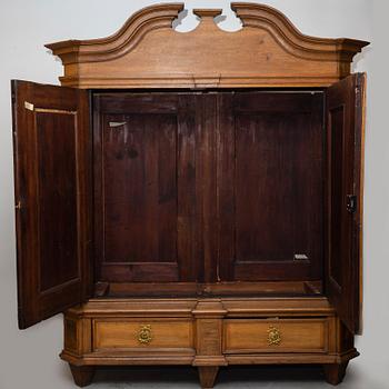An 18th century Baroque cabinet.