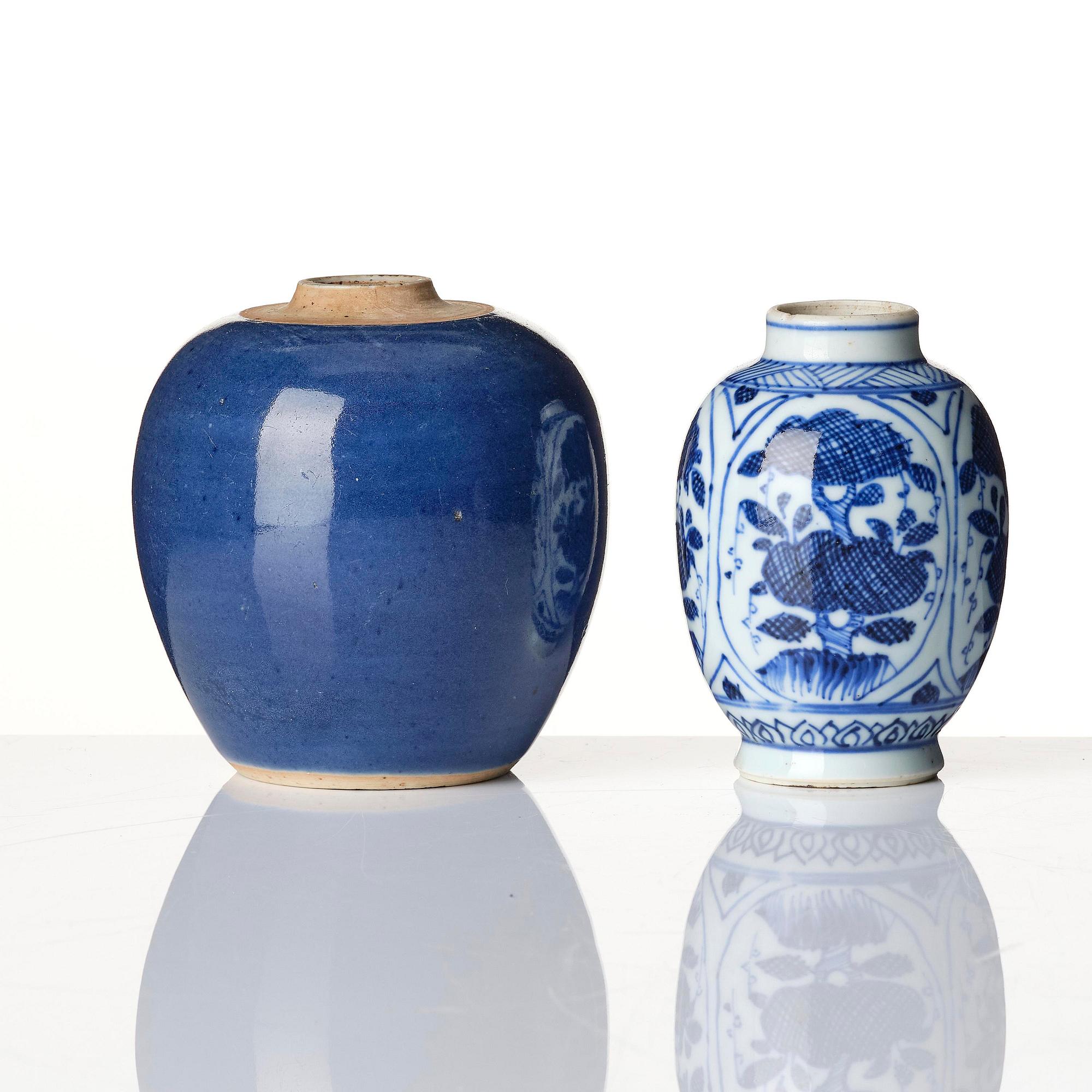 A set with two tea caddies and a dish, Transition and 18th century.