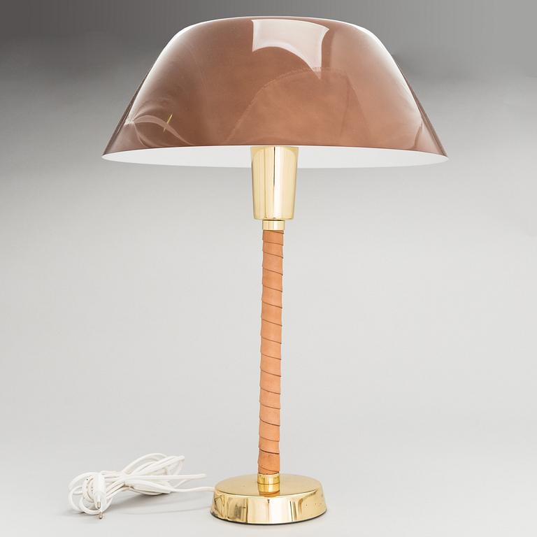 Lisa Johansson-Pape, bordslampa, modell 940-025, Orno 1900-talets slut.