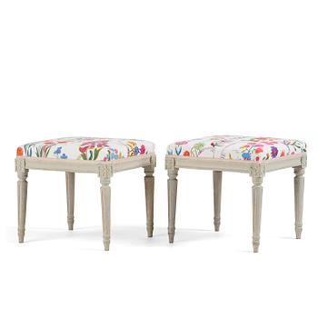 61. A pair of Gustavian stools by C. F: Flodin '8master in Stockholm 1776-95).