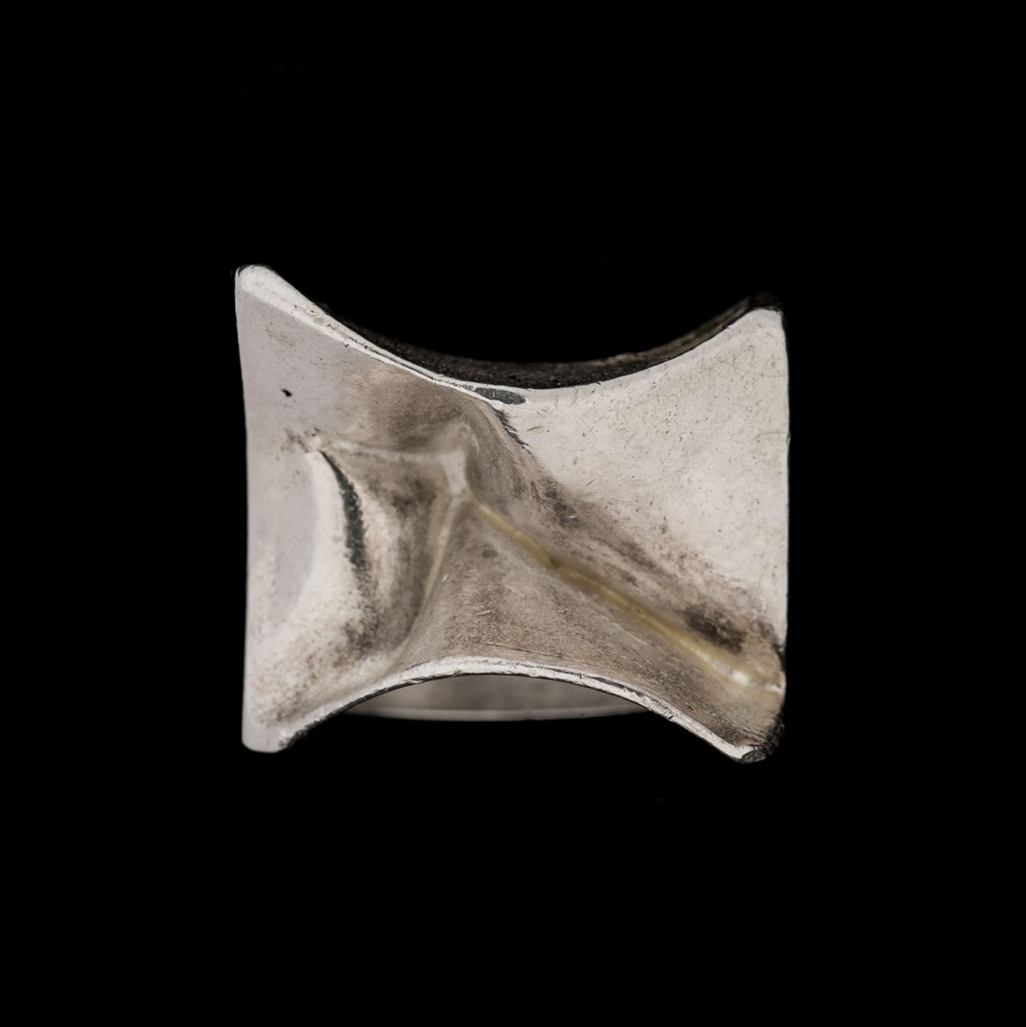 RING, sterlingsilver, Lapponia, Finland, 1970. Vikt ca 15 g.