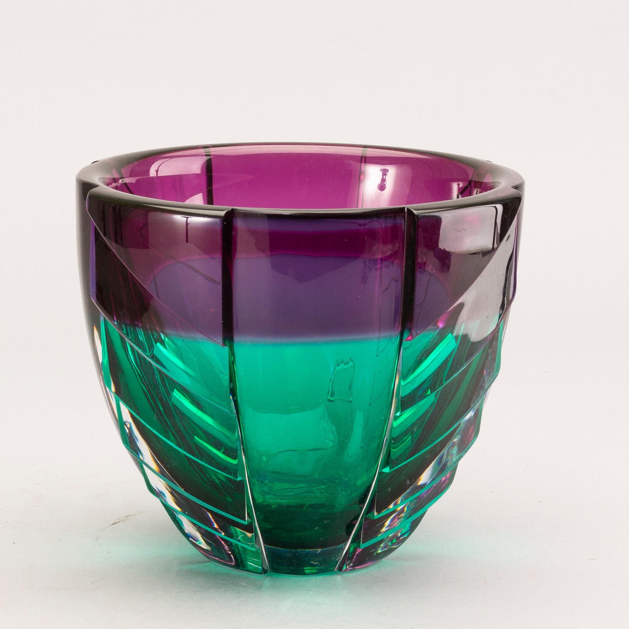 ERIKA LAGERBIELKE, vase in glass, 91. Signed.