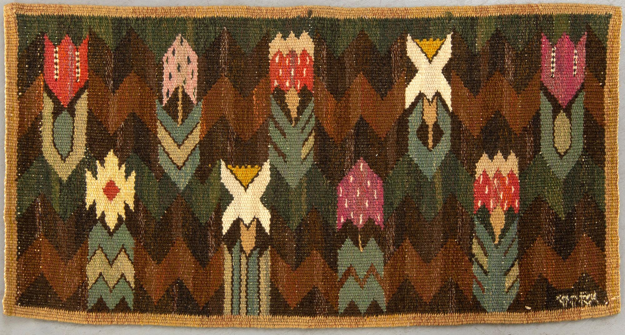 Märta Måås-Fjetterström, Bonad signerad AB MMF (Märta Måås Fjetterström), "Täppan", 35 x 68 cm.