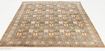 Matta, silke, ca 300 x 210 cm.