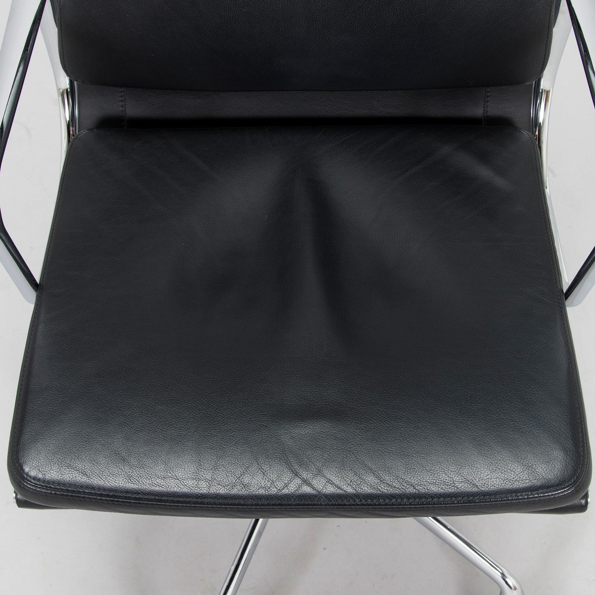Charles & Ray Eames, kontorsstol, "Soft Pad Chair EA 219, high backrest", Vitra. 2000-tal.
