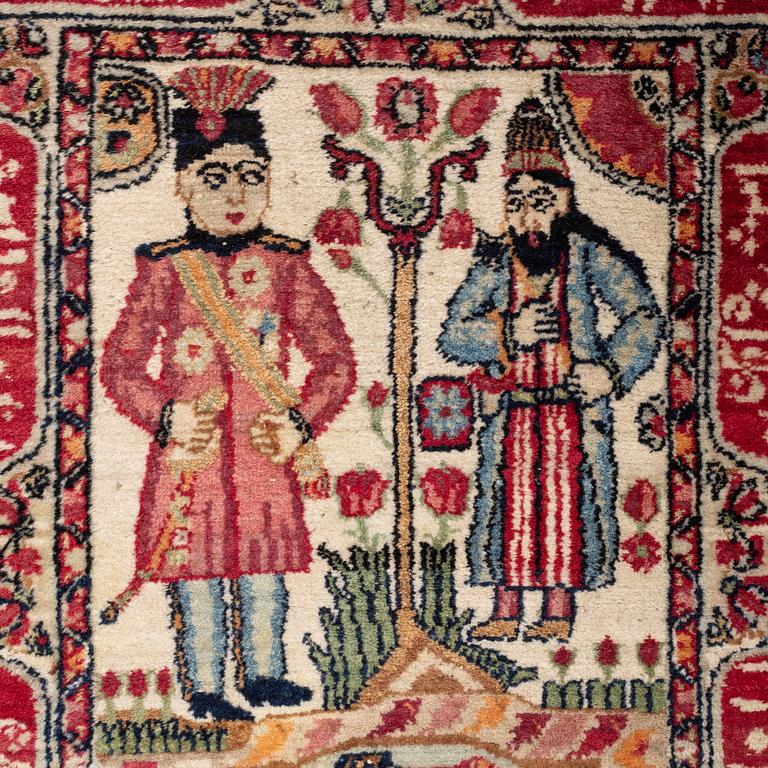 A rug, Antique Kerman Laver figural, ca 81 x 60 cm.