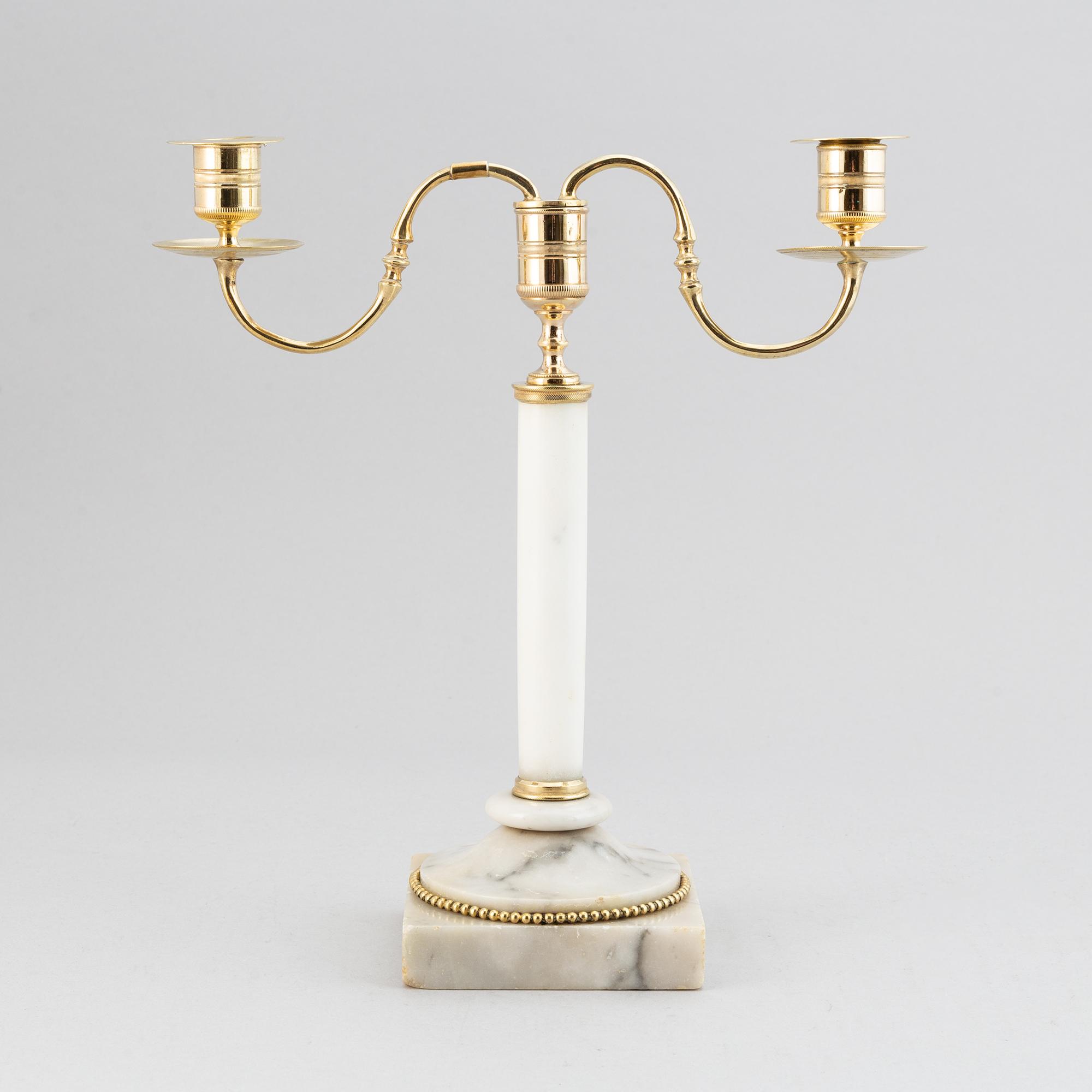 Kandelaber/ljusstake, sengustaviansk, mässing och marmor, omkring år 1800.