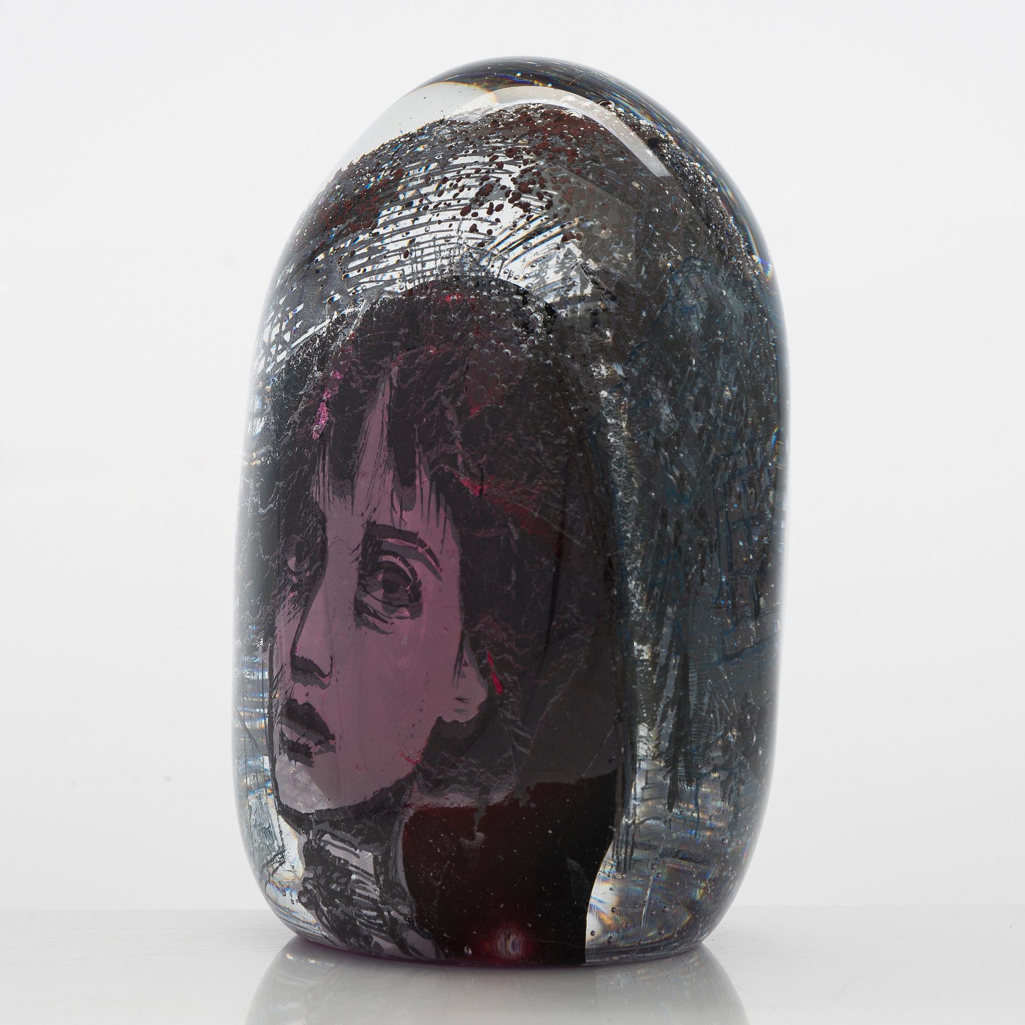 Sini Majuri, glasskulptur, "Anna", signerad Sini Majuri, Suomenlinna 2022.