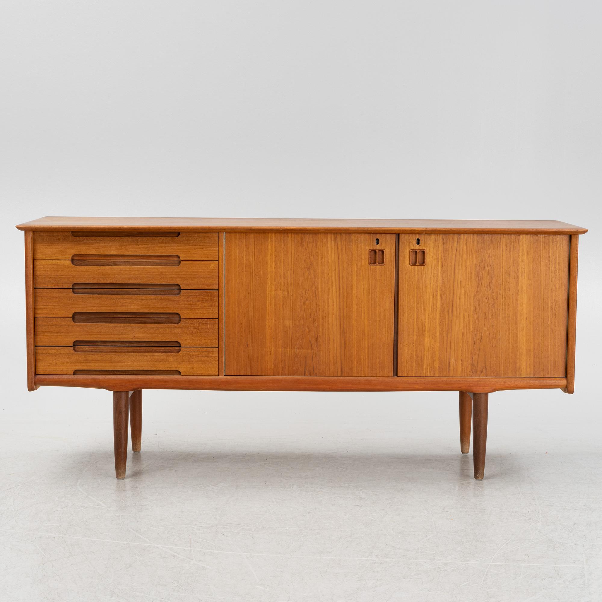 Sideboard, 1900-talets mitt.