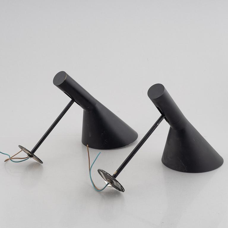 Arne Jacobsen, vägglampor, ett par, "AJ", Louis Poulsen, Danmark.
