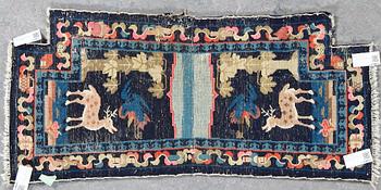 SADELTÄCKE, semiantik, Kina. Ca 121x56 cm.