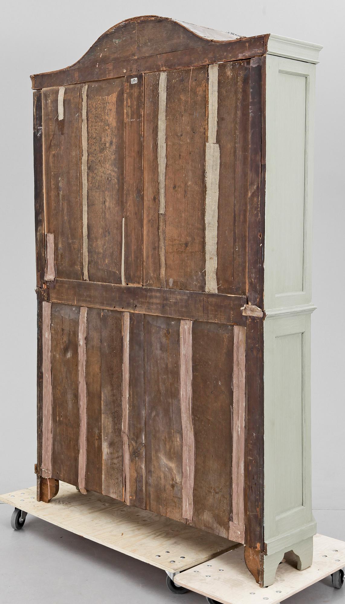 VITRINSKÅP, rokoko, 1700-tal.