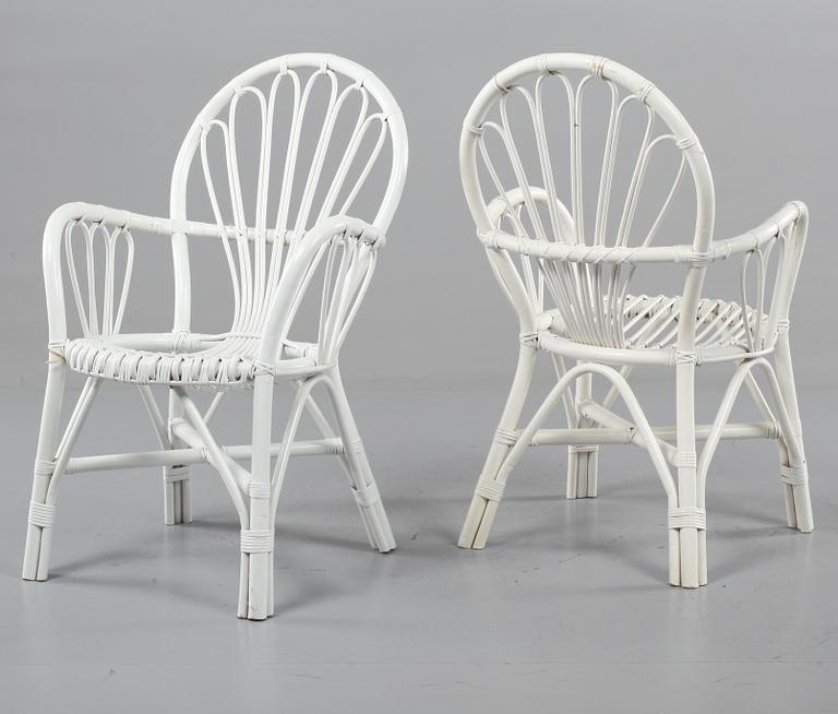 KORGSTOLAR, ett par, 1900-talets andra hälft.