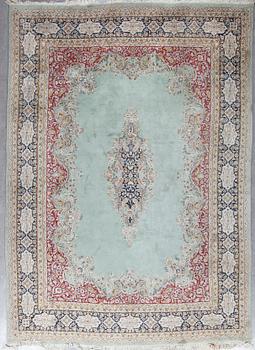 MATTA, old Kirman, ca 366x264 cm.