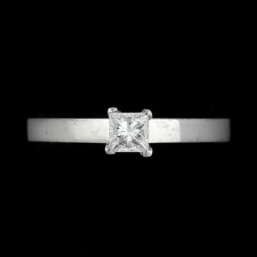 RING, 18k vitguld, prinsesslipad dimant 0,31ct. Tot vikt ca 5 g.