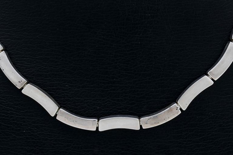 Silver necklace and bracelet, sterling silver.