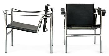 788. A pair of Le Corbusier "LC1" chairs, Cassina, Italy.