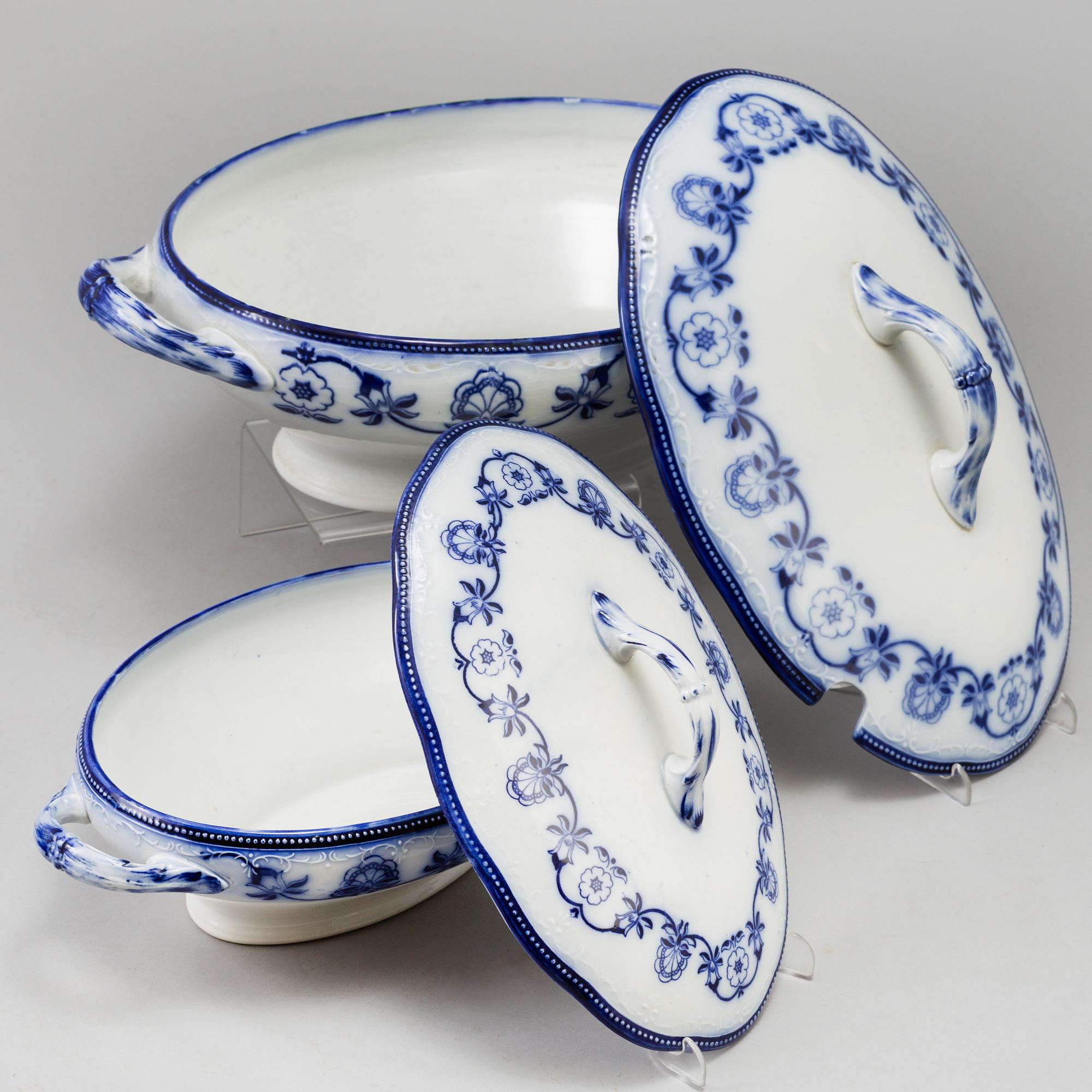 An early 20th century 31 piece "Danica" dinner service by Gustavsberg.