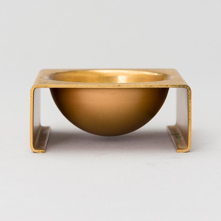 TAPIO WIRKKALA,  TUHKAKUPPI. Leimattu, Design: Tapio Wirkkala. Kultakeskus Made in Finland.