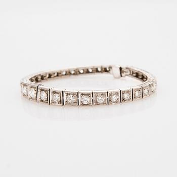Bracelet, 18k white gold with brilliant-cut diamonds.