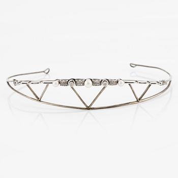 Armband/tiara, med pärlor, gammalslipade och rosenslipade diamanter.