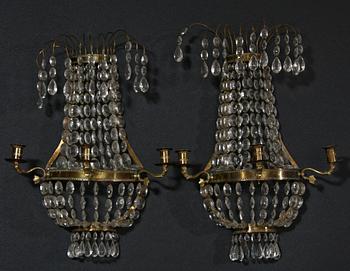 VÄGGLYSTRAR ett par, gustaviansk stil 1900-tal.
