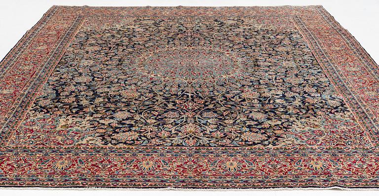 Matta, Kirman, signerad  Rasid Farrokhi ca 365 x 297 cm.