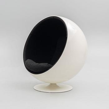 Eero Aarnio, a "Ball Chair", Adelta, Finland, post 1996.