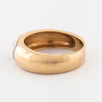 A sapphire and brilliant cut sapphire ring.