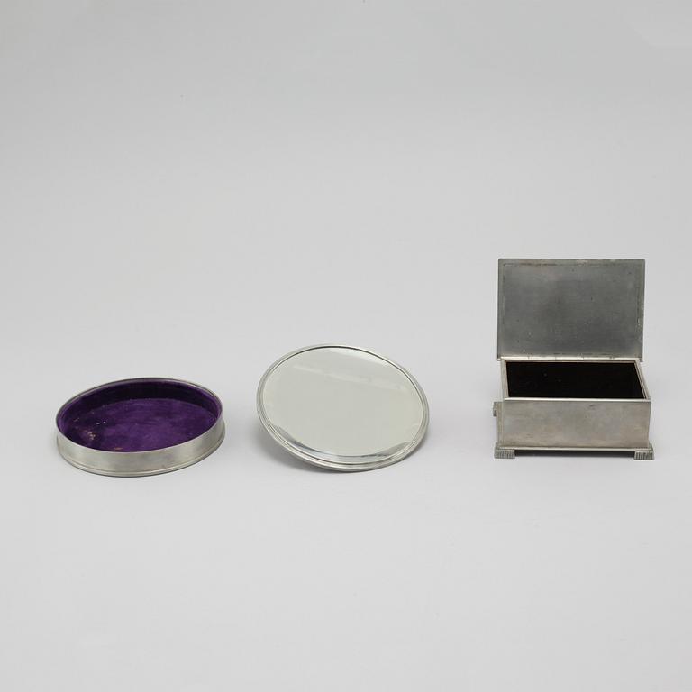 Two boxes in pewter, by GAB & Juvelerare Harald Linder i Uddevalla
för J.L. Hultman, 1933 and 1932.