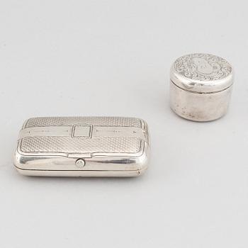 A russian silver box, Moscow 19th century, and a swedish silver box, G Möllenborg, Stockholm 1836.