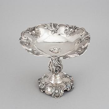 Carl Nyström, uppsatsskål, silver, Stockholm 1854-1855. Nyrokoko.