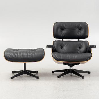 Charles & Ray Eames, fåtölj och fotpall, "Lounge chair", Vitra.