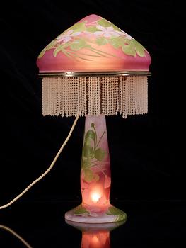 An Elis Bergh Art Noveau cameo glass table lamp with brass fittings and glass beads, Pukeberg/ Böhlmarks ca 1909.