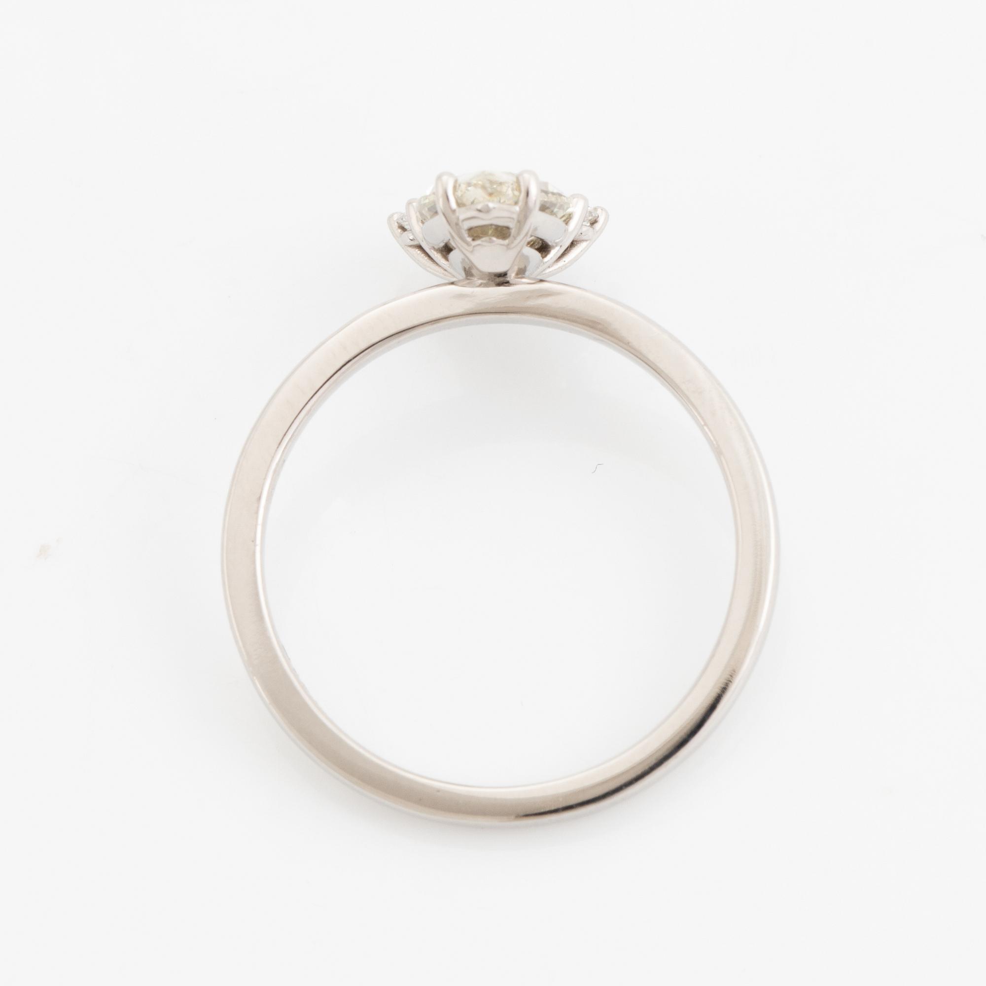 Pear shaped diamond ring.