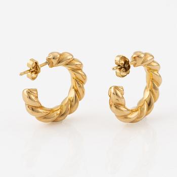 A pair of earrings 18K gold.