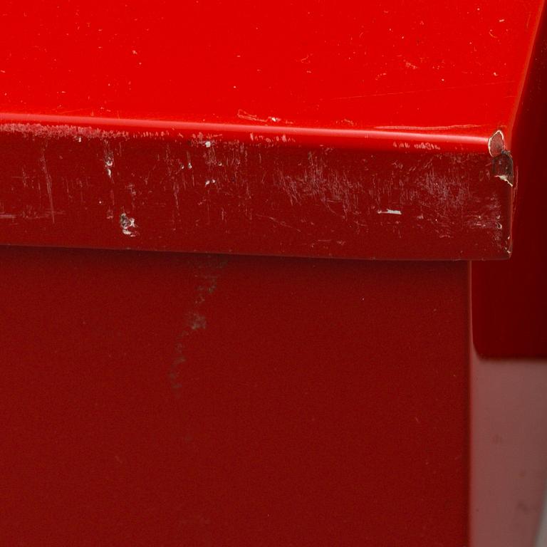 THOMAS ERIKSSON, a medecine caninet from Capellini.